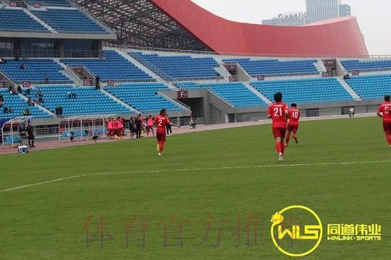 四川安纳普尔那登顶南区榜首 盐城大丰三连胜 四川安纳普尔那登顶南区榜首 盐城大丰三连胜